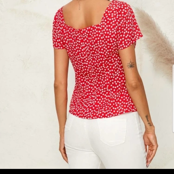 NEW Sweetheart Blossoms Button Front Top - Picture 5 of 6